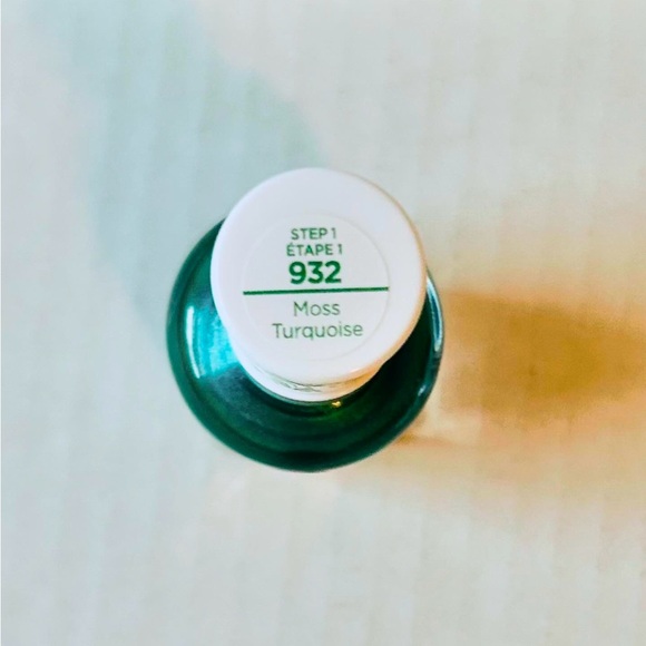 DVF for Target x Sally Hansen Miracle Gel 932 Moss Turquoise Nail Polish - Picture 5 of 8